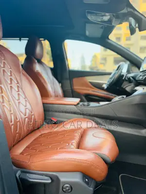 Peugeot 5008 2022 Burgundy