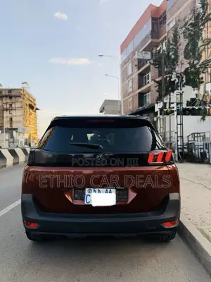 Peugeot 5008 2022 Burgundy