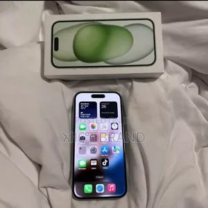 Apple iPhone 15 128 GB Green