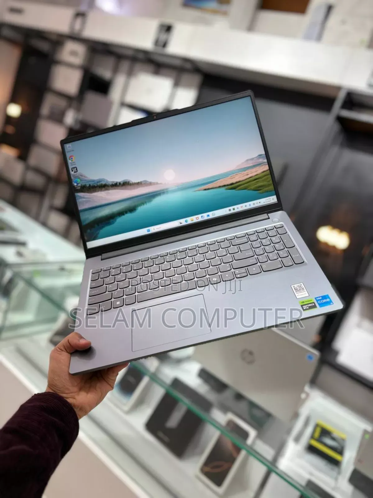 New Laptop Lenovo LOQ 15ARP9 16GB Intel Core I5 SSD 512GB