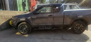 Toyota Hilux 2021 Gray
