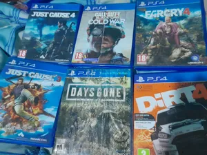 Play Station 4 Slim With 20 Games