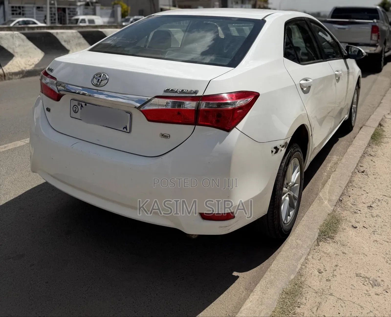 Toyota Corolla L 4dr Sedan (1.8L 4cyl Manual) 2016 White