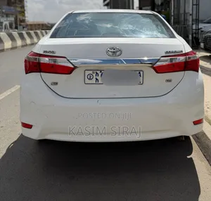Toyota Corolla L 4dr Sedan (1.8L 4cyl Manual) 2016 White