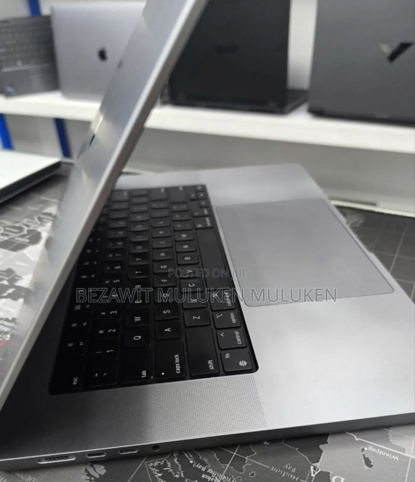 New Laptop Apple MacBook Pro M1 32GB Intel Core I9 SSD 512GB