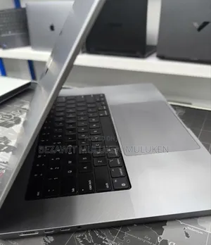 New Laptop Apple MacBook Pro M1 32GB Intel Core I9 SSD 512GB