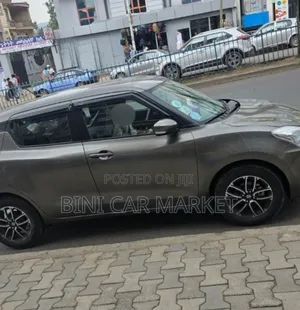 Suzuki Swift 2022 Brown