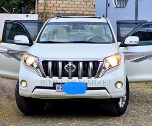 Photo - Toyota Land Cruiser Prado 2015 White
