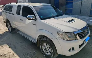 Toyota Hilux 2013 White