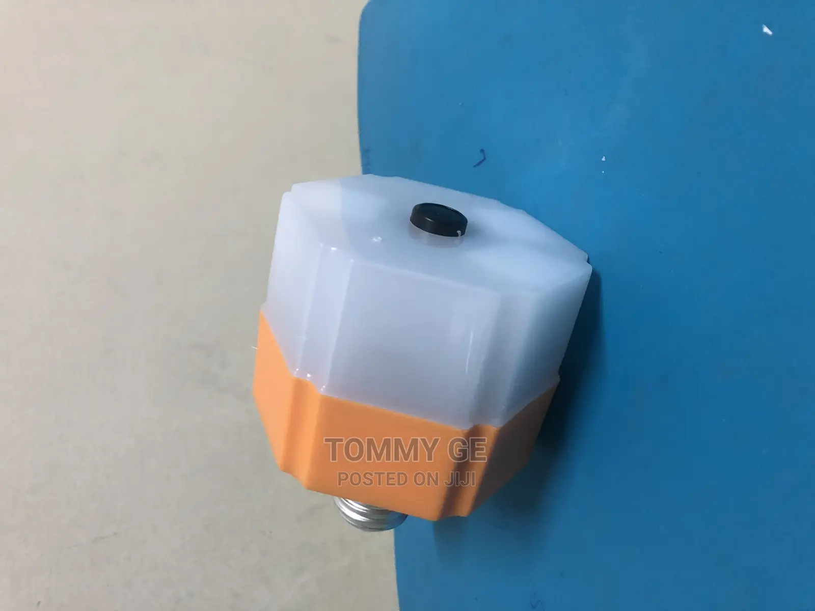 የቤትዎን_እንቅስቃሴ_ባሉበት_ሆነው_በስልክዎ_ለመከታተል_የሚያስችል_አምፖል_ካሜራ የአምፖል