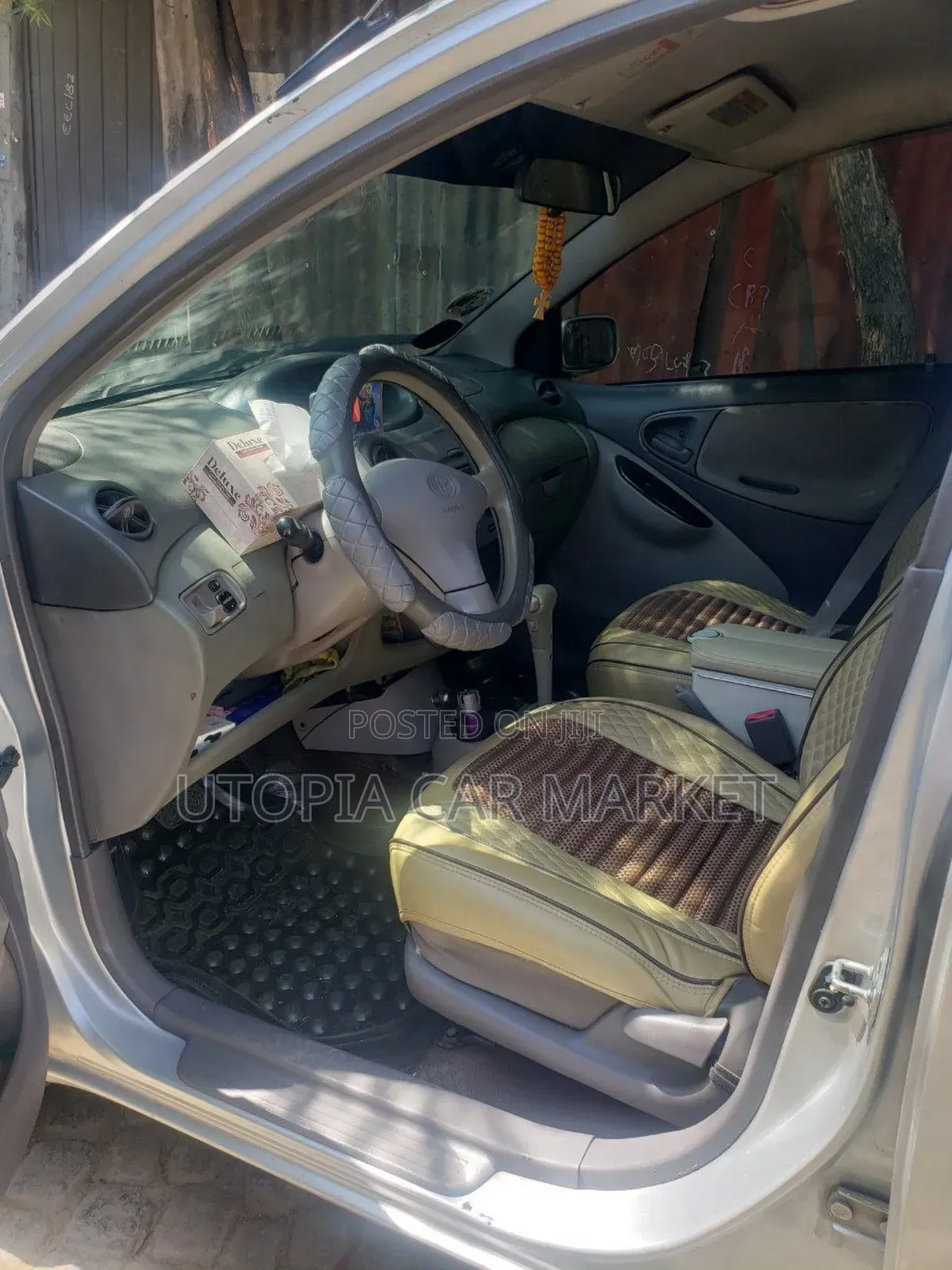 Toyota Platz 2001 Silver