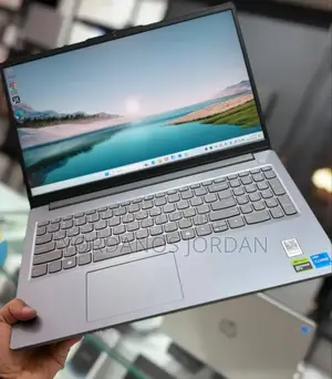 New Laptop Lenovo LOQ 15IRH8 16GB Intel Core I5 SSD 512GB