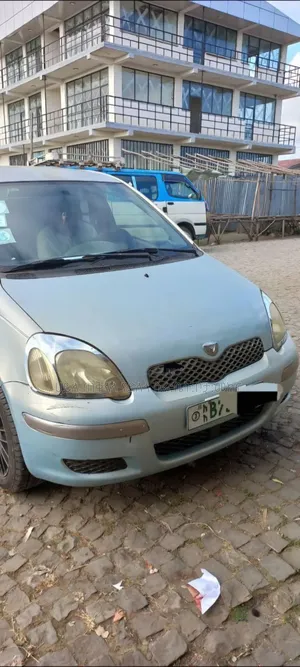 Photo - Toyota Vitz 2004 Blue