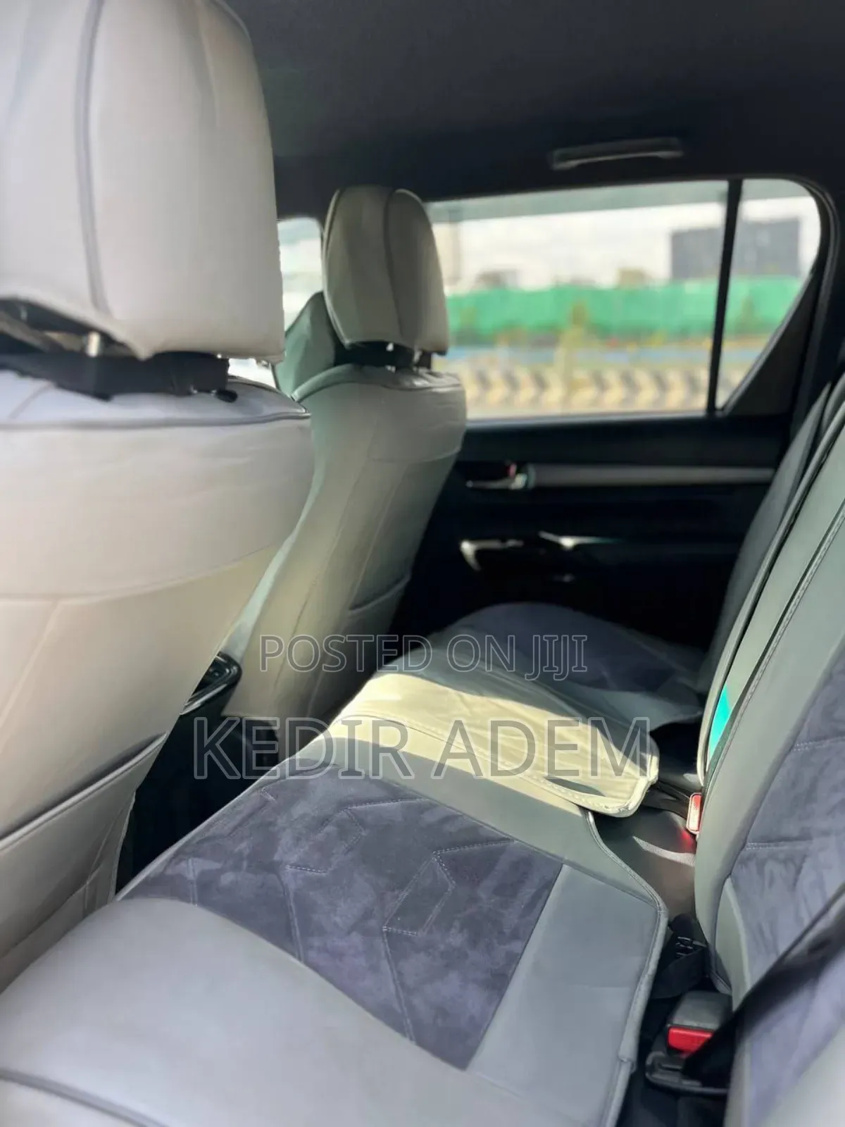 Toyota Hilux 2024 Gray