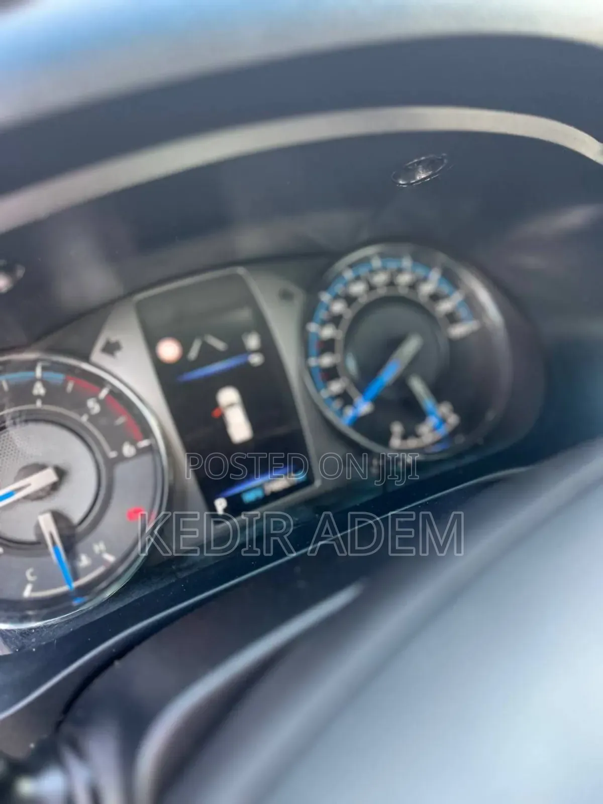 Toyota Hilux 2024 Gray