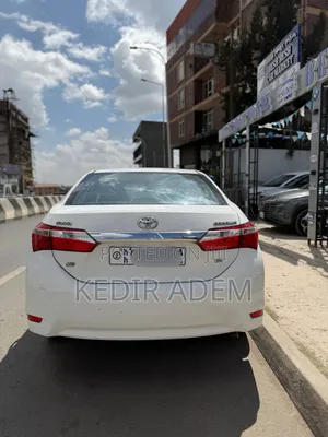 Toyota Corolla 2016 White