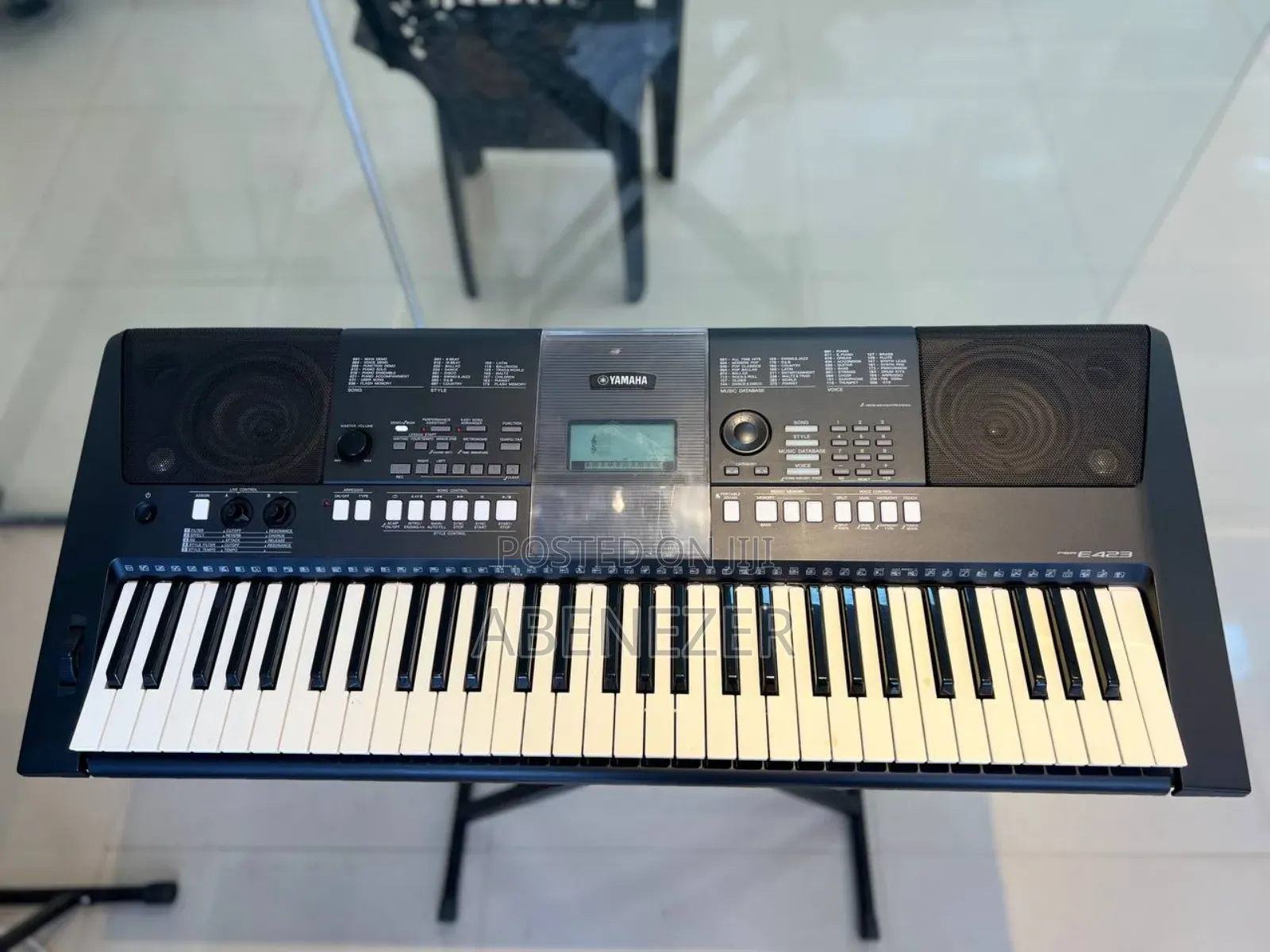 Yamaha PSR E423 Keyboard