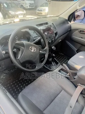 Toyota Hilux 3.0 D-4D 4x4 2015 Gold