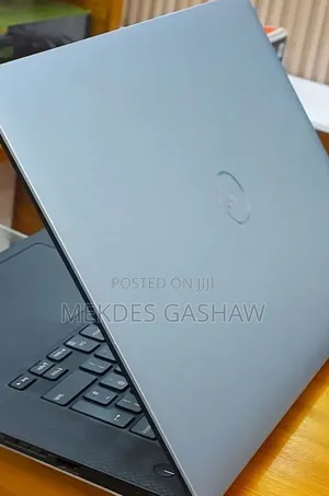 Photo - New Laptop Dell Precision 5540 16GB Intel Core I7 SSD 512GB