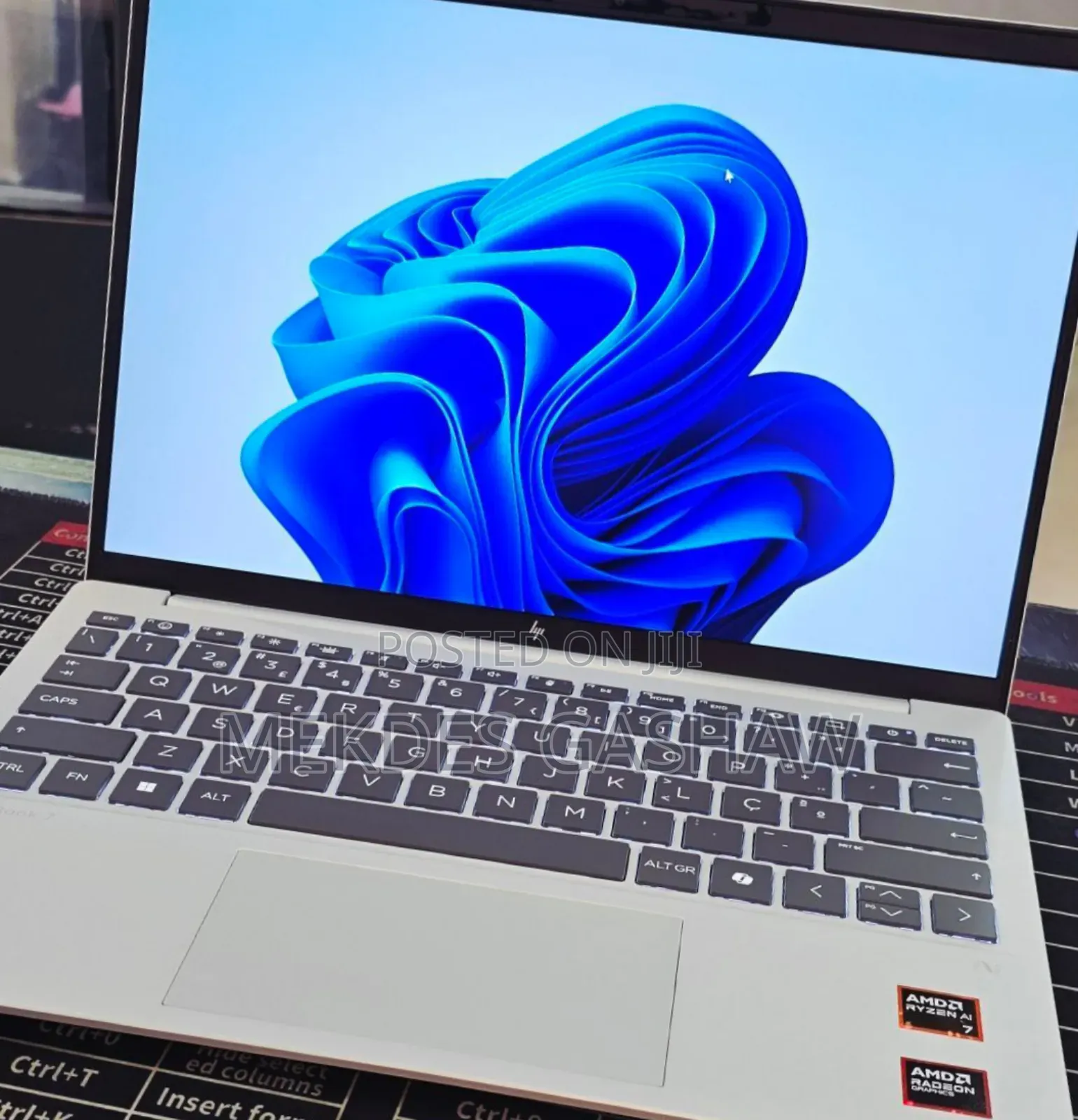 New Laptop HP OmniBook 7 16" 32GB AMD Ryzen 7 SSD 1T