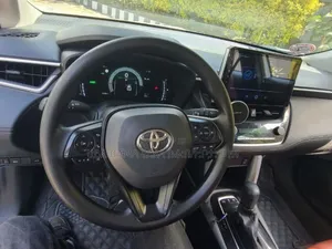 Toyota Corolla Cross Hybrid 2023 Off white