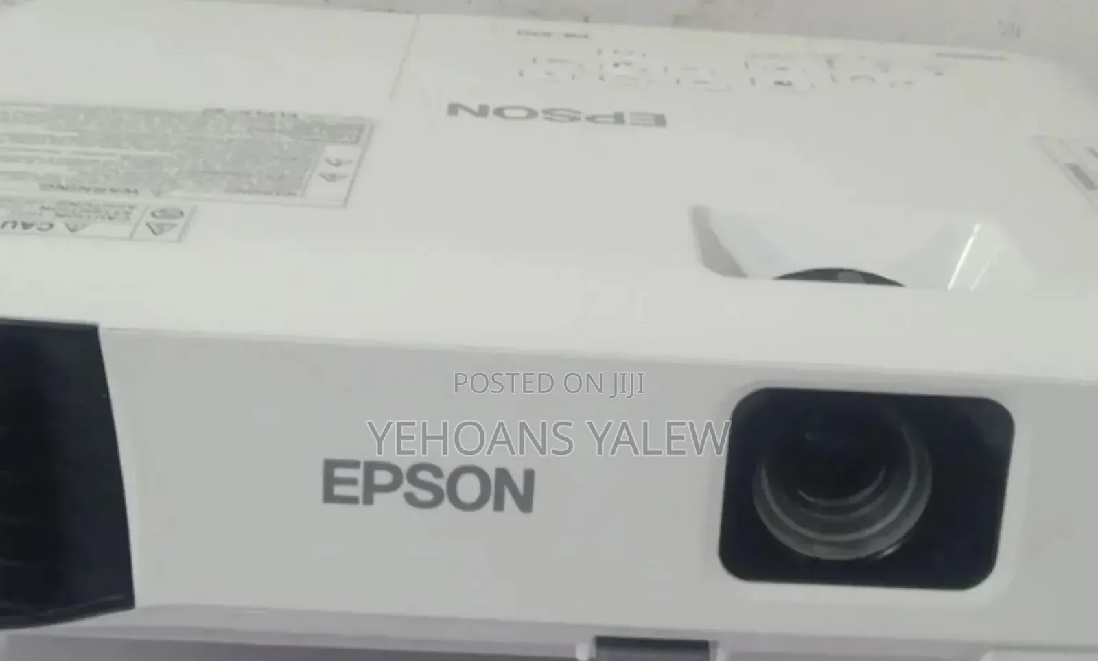 The Epson Eb-e10 Is A Portable Projector With Xga (1024