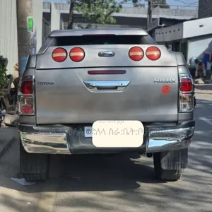 Toyota Hilux 2020 Pearl