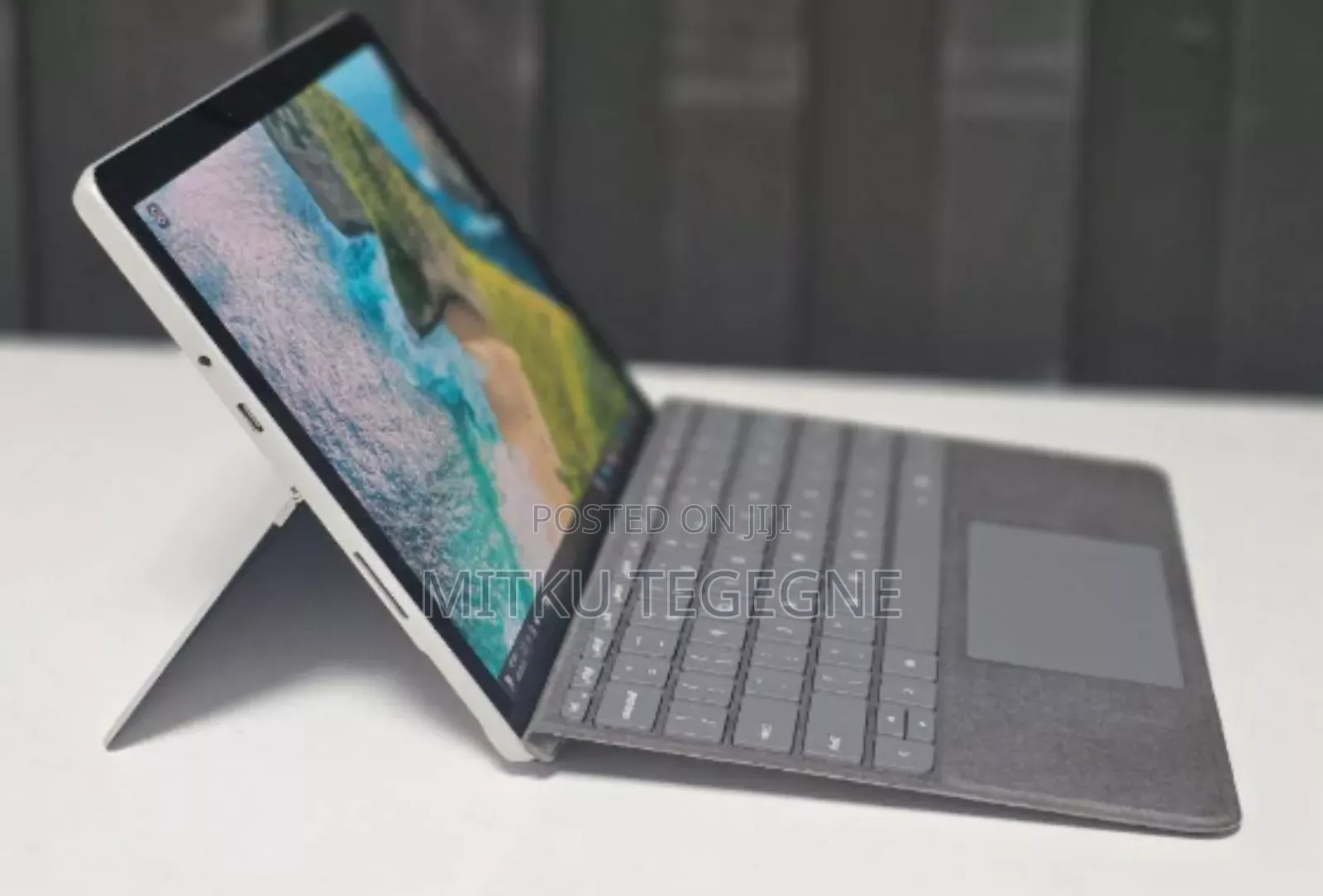 New Laptop Microsoft Surface Go 2 8GB Intel Pentium SSD 128GB