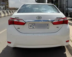 Toyota Corolla 2016 Ivory