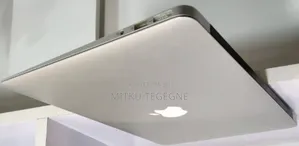 New Laptop Apple MacBook Pro 2017 8GB Intel Core I5 SSD 128GB