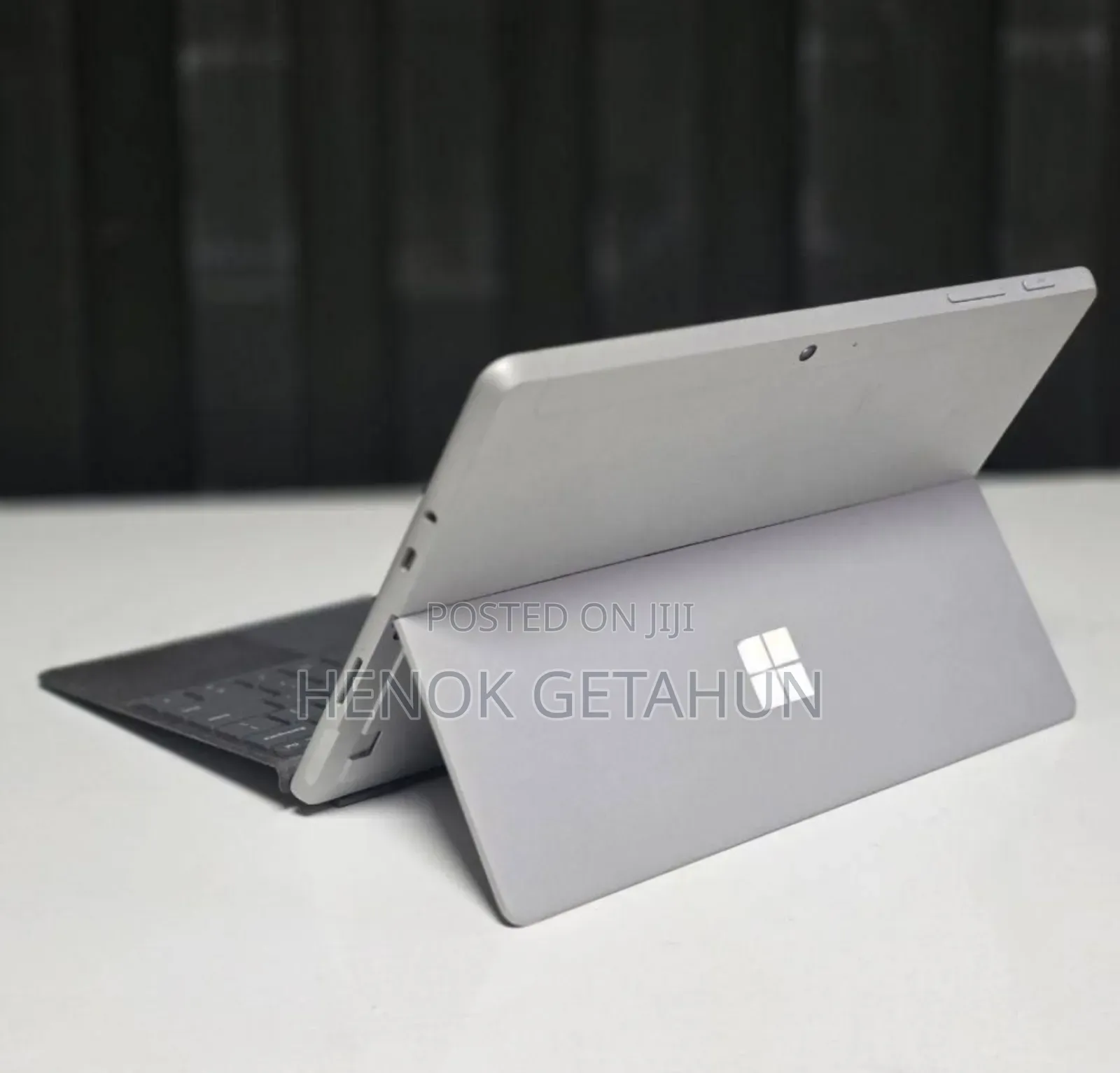 New Laptop Microsoft Surface Book 2 8GB Intel Core I5 SSD 128GB