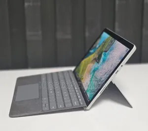 Photo - New Laptop Microsoft Surface Book 2 8GB Intel Core I5 SSD 128GB