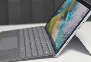 New Laptop Microsoft Surface Book 2 8GB Intel Core I5 SSD 128GB