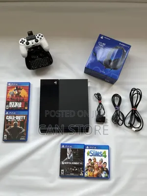 Photo - Playstation 4fat Used With 2joystick በጥሩ ሁኔታ ላይ ያለ