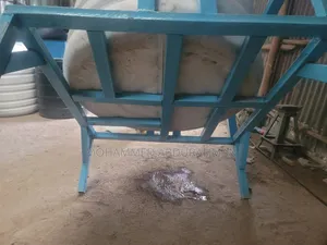 ላርጎ፣ ሻምፖ ና በረኪና ማምረቻ ማሽን