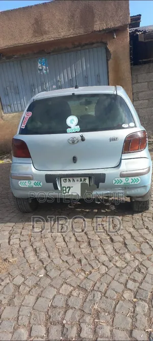 Toyota Vitz 2004 Blue