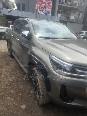 Toyota Hilux 2021 Gray
