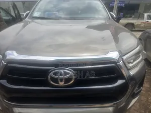 Toyota Hilux 2021 Gray