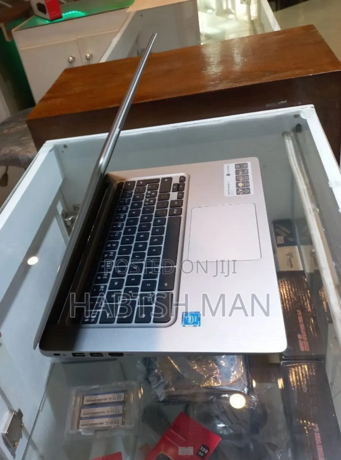 New Laptop Acer Chromebook C720 4GB Intel Pentium SSD 128GB