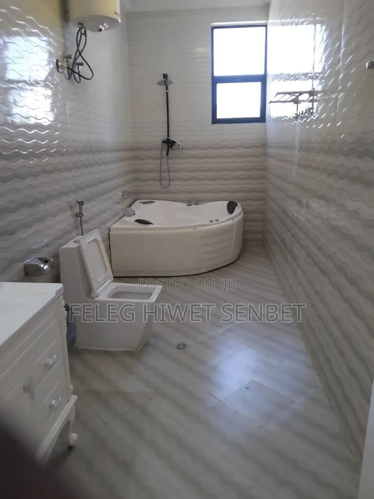 Furnished 5bdrm Villa in አአ, Bole for sale