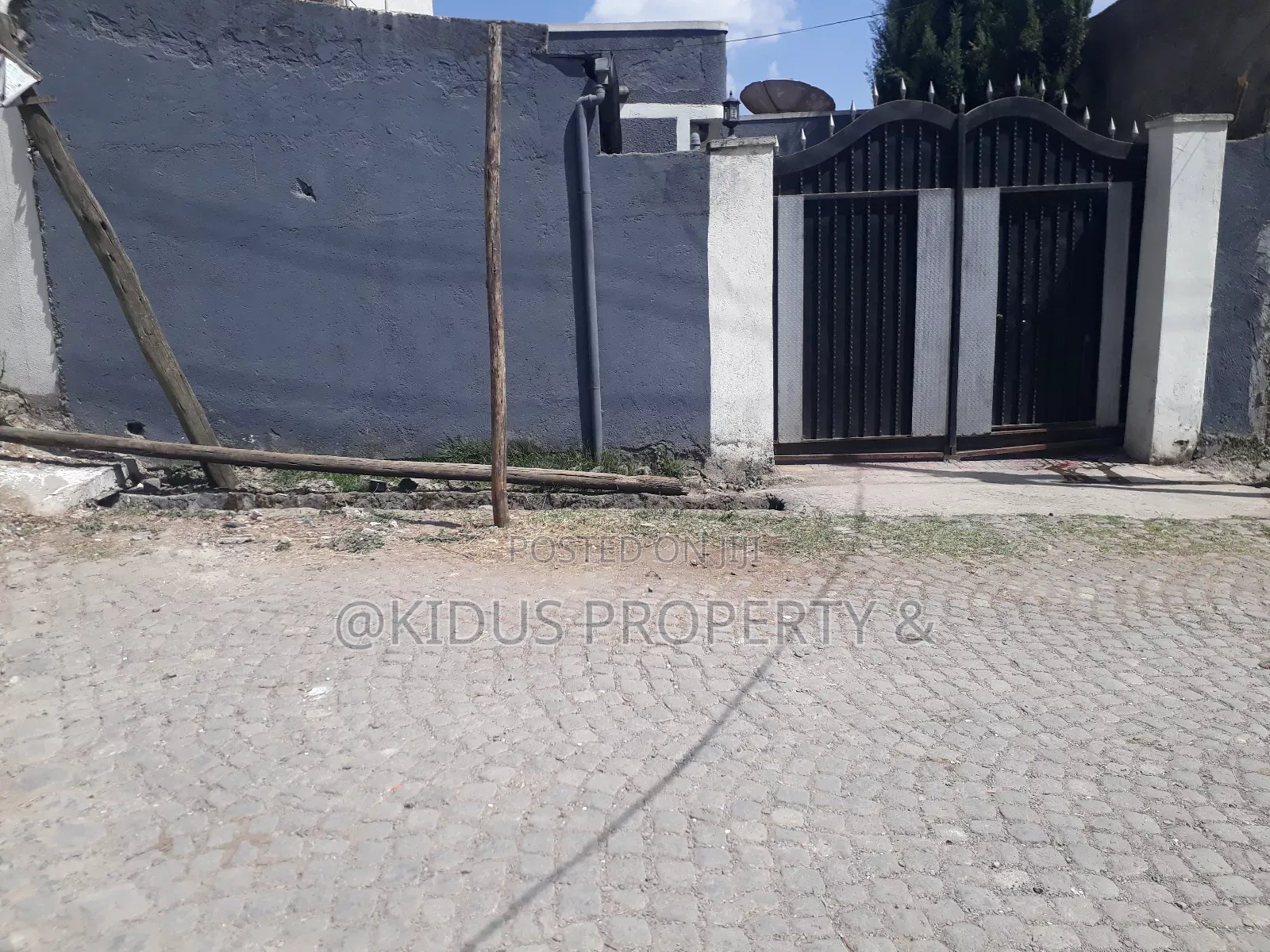 3bdrm House in Nasswe Real State, Nifas Silk-Lafto for sale