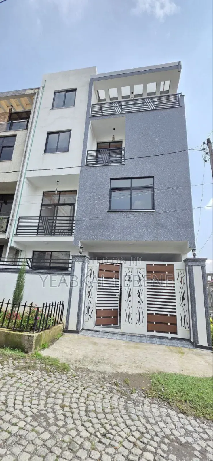 6bdrm House in Bole for sale