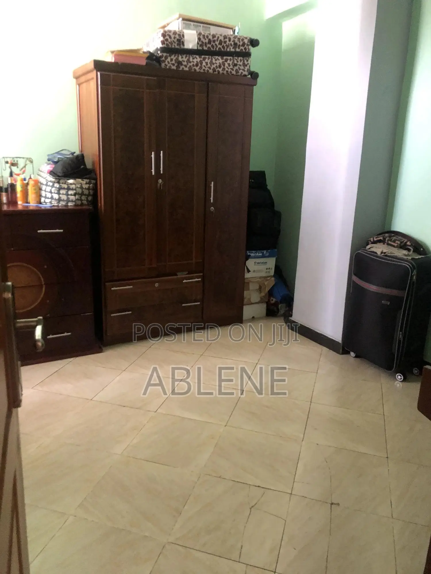 3bdrm Condo in Crown, Akaky Kaliti for sale