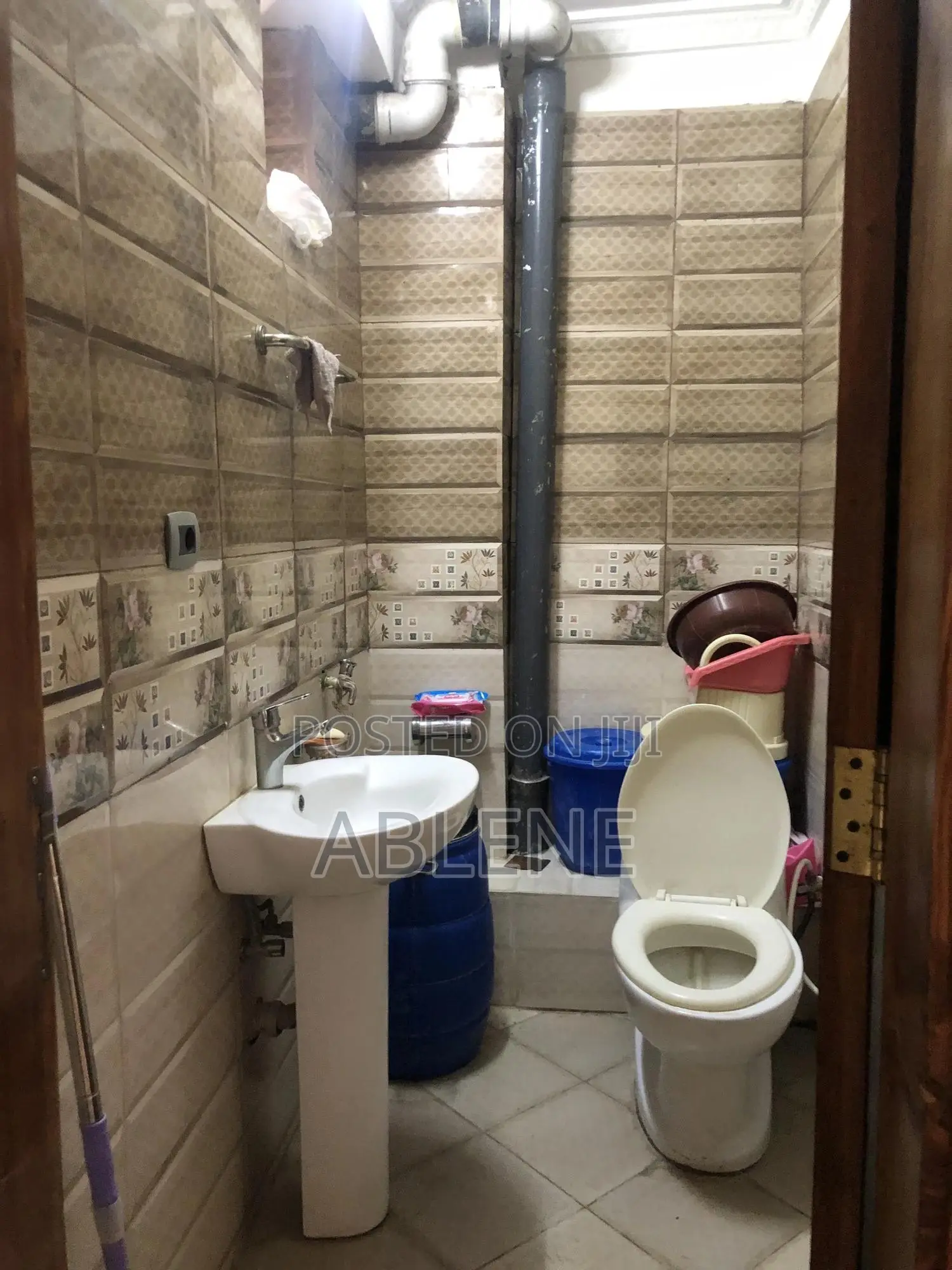 3bdrm Condo in Crown, Akaky Kaliti for sale