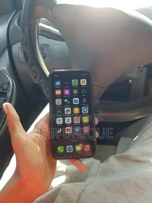 Photo - Apple iPhone X 64 GB White