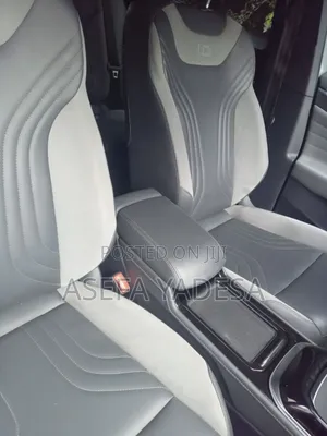 Photo - New Volkswagen ID.4 2023 Gray