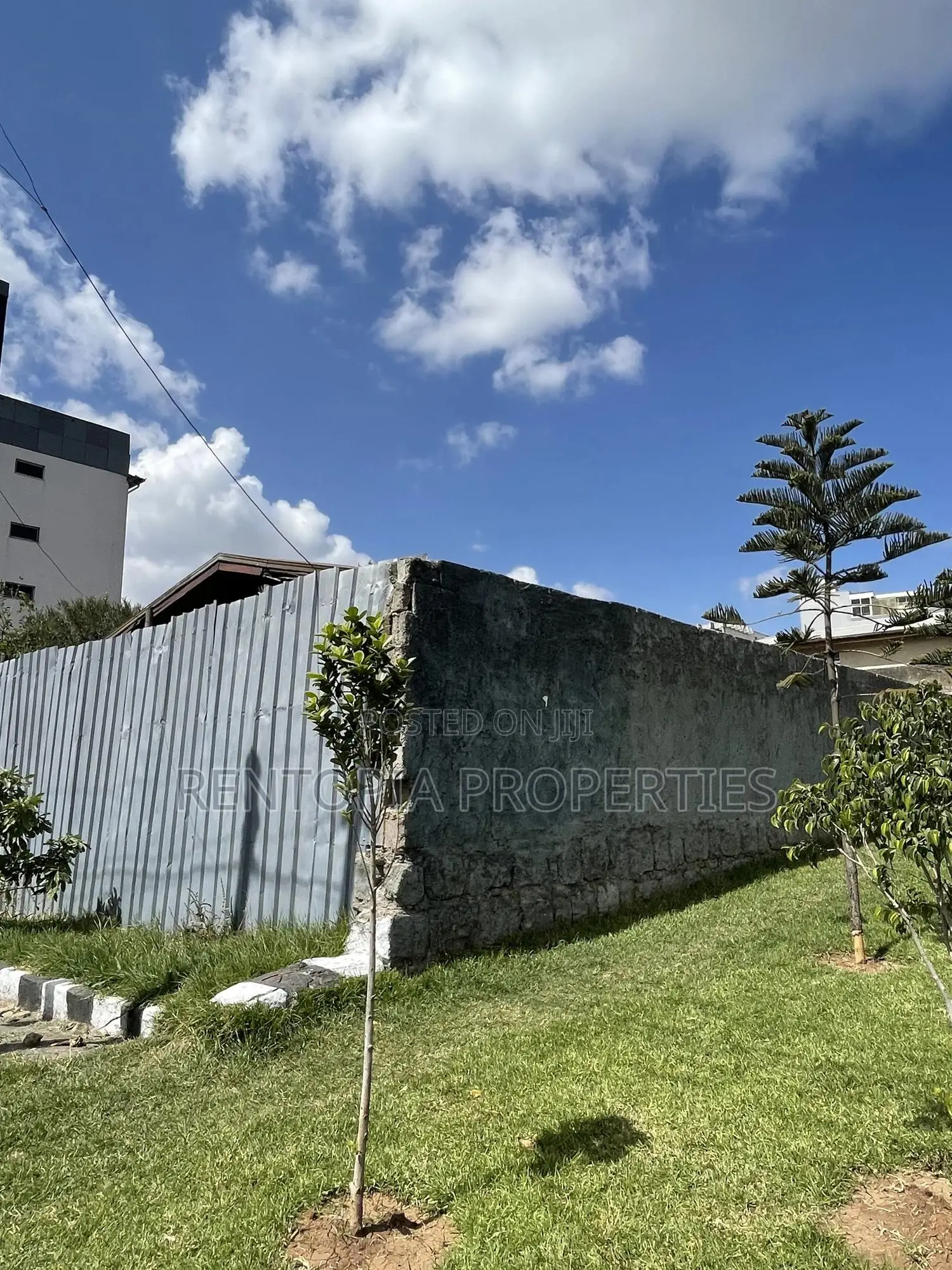 !!800sqm Land for Sale! On the Main Road!