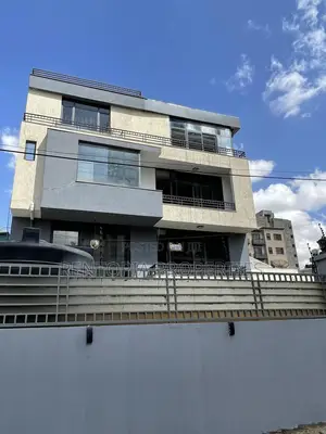 8bdrm House in Bole for sale