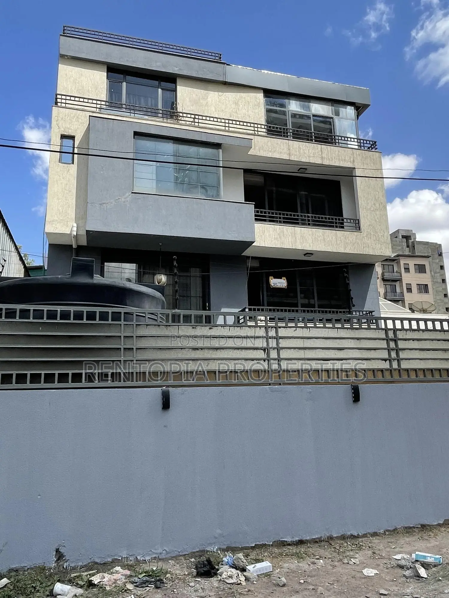 8bdrm House in Bole for sale