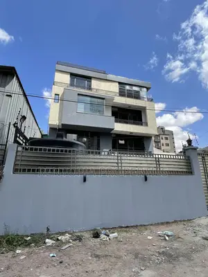 8bdrm House in Bole for sale